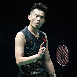 Lin Dan celebrating victory